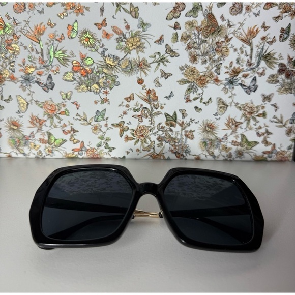 ASOS Design Black Chic Oversized 70s Geometric Square Sunglasses - Picture 2 of 7